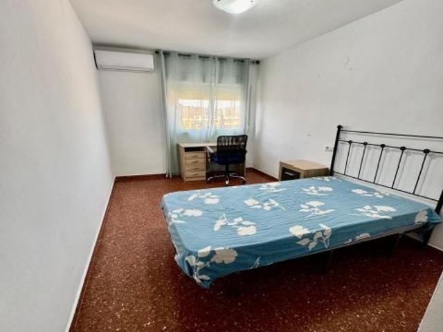Piso en alquiler para estudiantes – Zona Campoverde | Granada