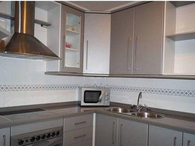 Piso en alquiler 3 dor cocina de diseño Buena zona Parking 3 coches