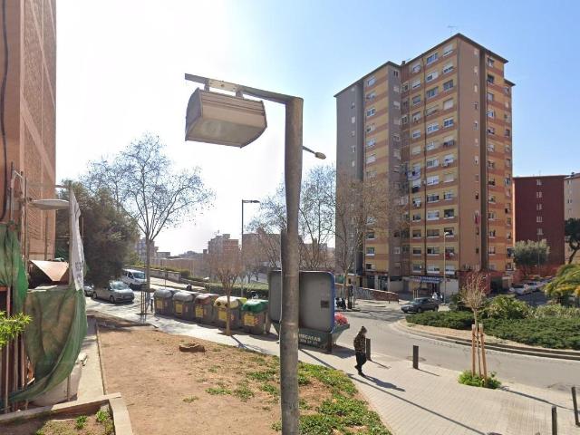PISO EN BADALONA