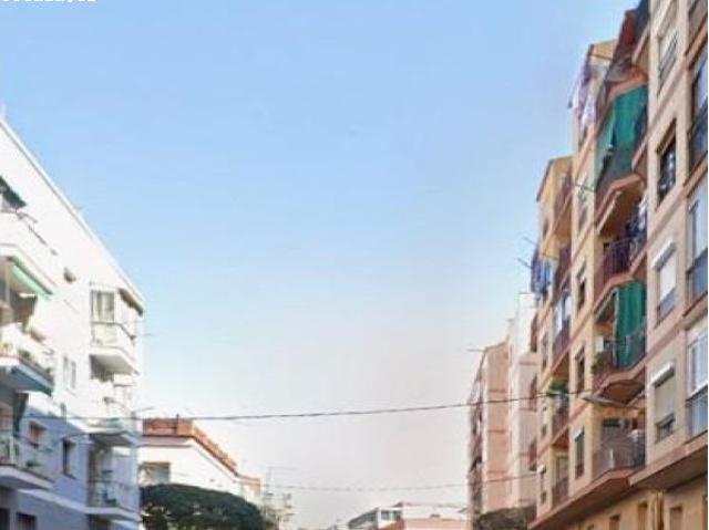 PISO EN BADALONA