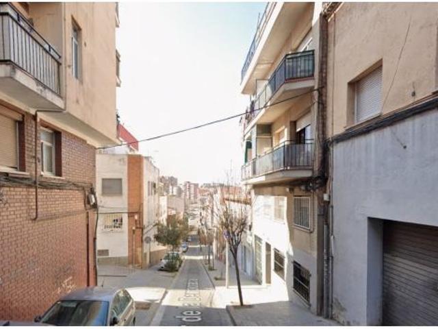 PISO EN BADALONA