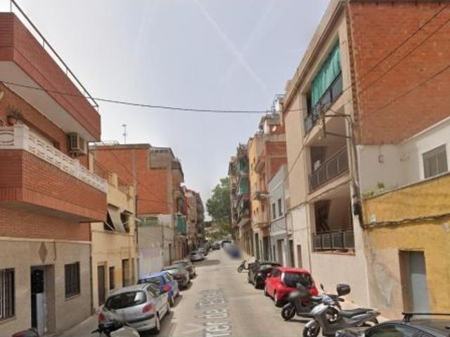 PISO EN BADALONA