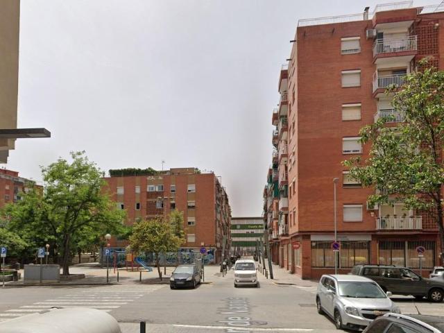 PISO EN BADALONA