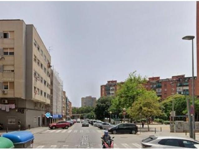 PISO EN BADALONA