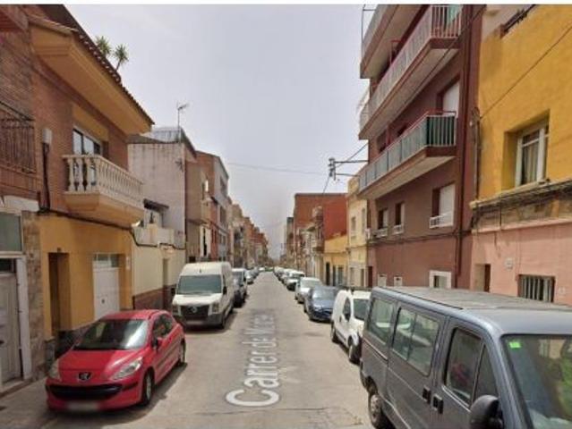 PISO EN BADALONA