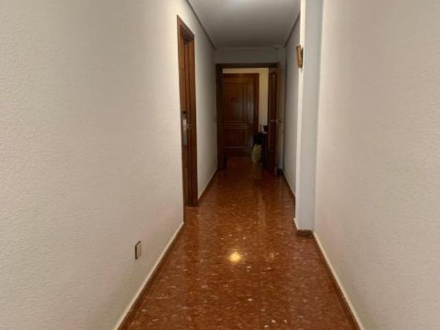 ¡PISO EN BARRIO NARANJO!