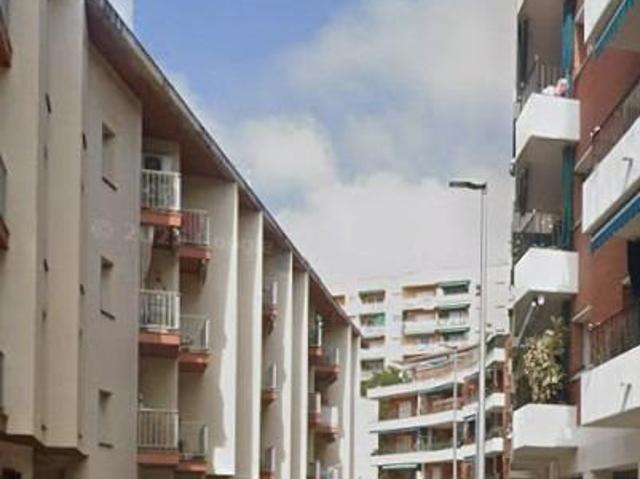 PISO EN BLANES