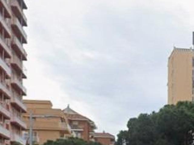 PISO EN BLANES