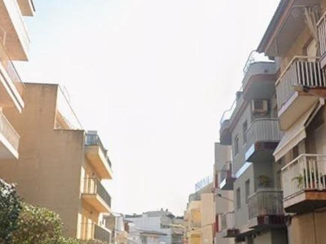 PISO EN BLANES