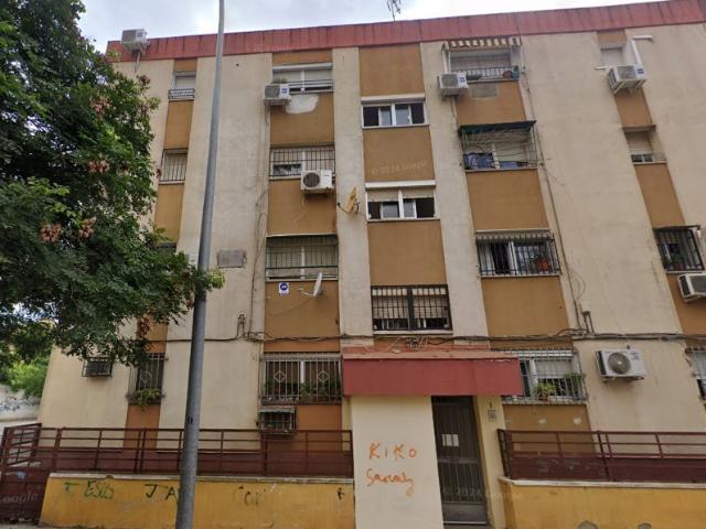 Piso en C/ Cazalla de la Sierra Sevilla