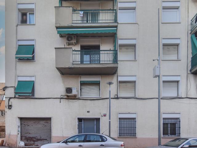 Piso en C/ Pont Canovelles Barcelona