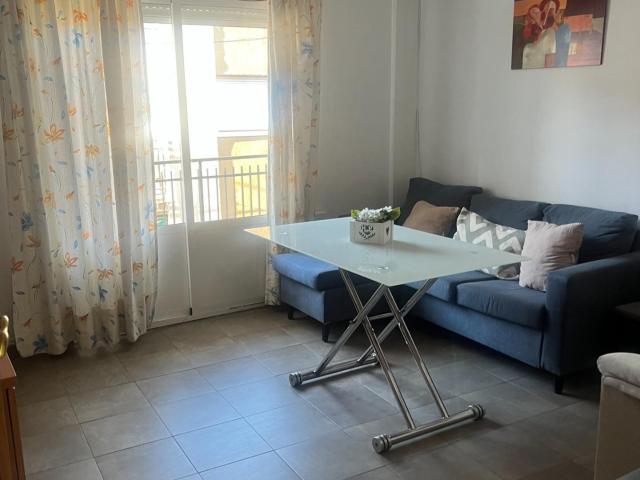 PISO EN CAMINO DE RONDA JUNTO A VILLAREJO. CONTRATO MINIMO 12 MESES RENOVABLE