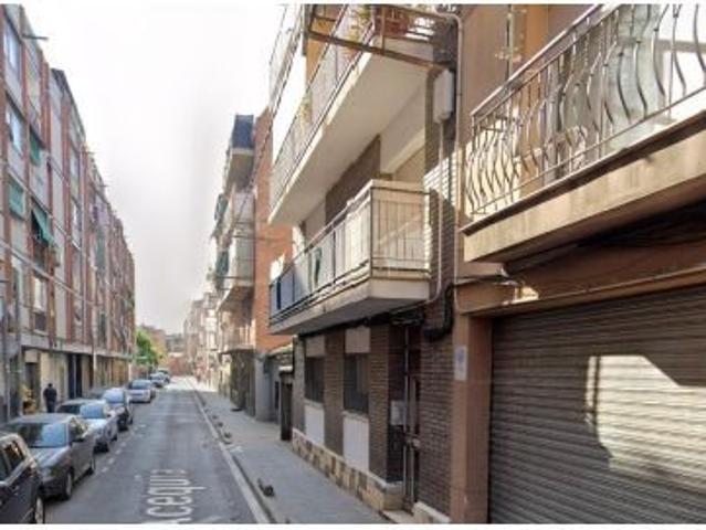 PISO EN CANOVELLES