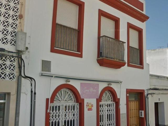 PISO EN EL CASCO HISTÓRICO DE SANLÚCAR: TU DINERO TRABAJANDO DESDE EL PRIMER DÍA