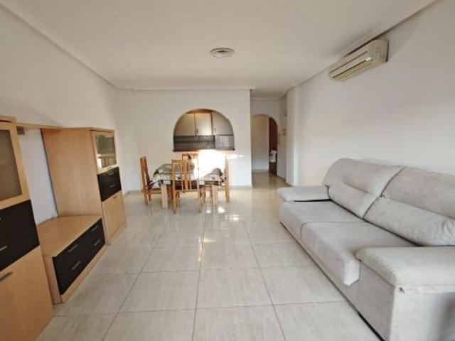 Piso en el centro de Torrevieja a 450 m del mar 306MVC Marco Villas inmobiliaria en Guardamar de