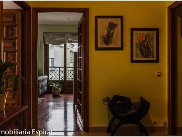 Piso en el centro de o GROVE: amplio, luminoso y listo para habitar