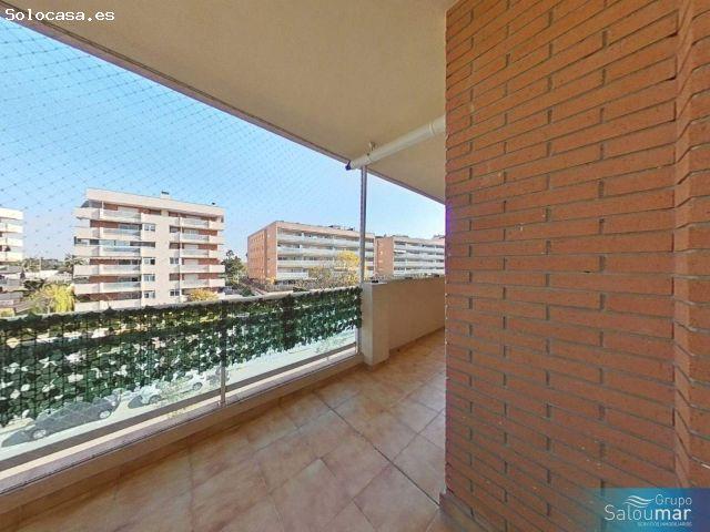 Piso en el Centro de Saloou 3 habitaciones. Piscina comunitaria