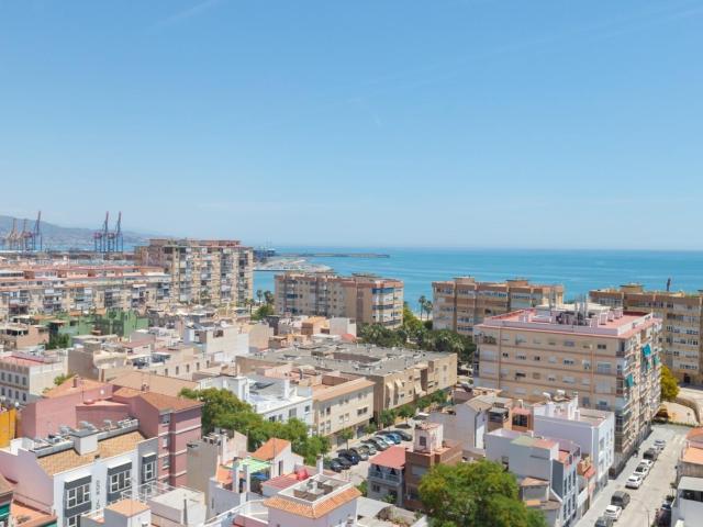 Piso en el corazón de Huelin, Málaga Ideal para reformar por €299,000