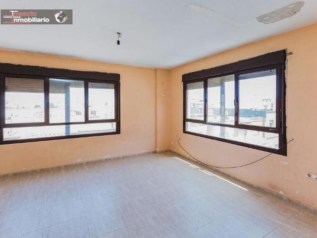 Piso en El Ejido Oportunidad para Reformar por €68,999.99