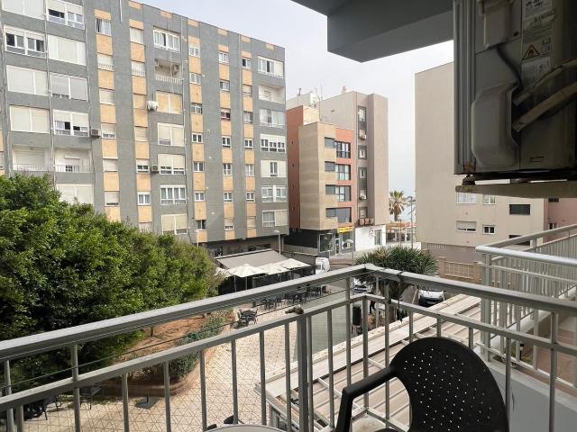 Piso en el Zapillo para temporada escolar