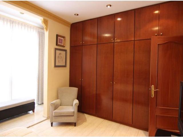 Piso en finca señorial, alto exterior y soleado en el centro del Eixample junto Diagonal y Rambla Ca