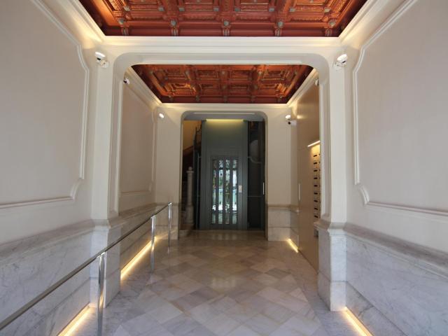 Piso en finca señorial, alto exterior y soleado en el centro del Eixample junto Diagonal y Rambla Catalunya