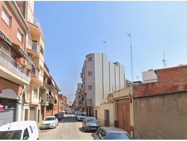 PISO EN GAVA