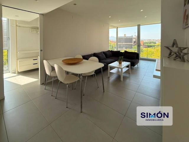 Piso en la Parada Nova, 3 habitaciones, 2 baños, parking y terraza con vistas a Montserrat y perfecto estado! Con o sin muebles