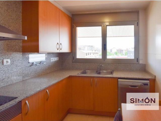 Piso en Las Bases, 3 habitaciones, 2 baños, parking y terraza con vistas despejadas!