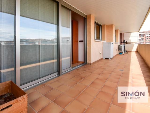 Piso en Las Bases, 3 habitaciones, 2 baños, parking y terraza con vistas despejadas!