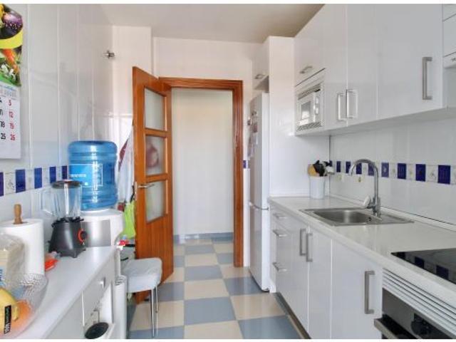 Piso en perfecto estado de 3 dormitorios con garaje y piscina en Las Marinas, Roquetas de Mar
