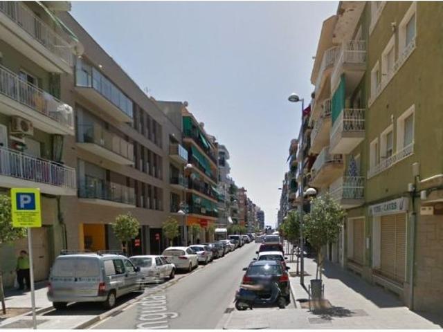 PISO EN PINEDA DE MAR