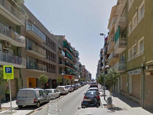 PISO EN PINEDA DE MAR