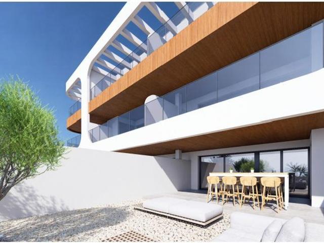 PISO EN PLANTA 2º CON AMPLIA TERRAZA Y PLAZA DE GARAJE