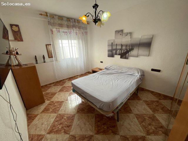 Piso en planta baja, céntrico, con terraza privada, a 400 metros de la playa de La Colonia, Águilas
