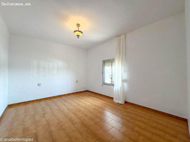 Piso en planta baja de 121 m2 construidos con patio de unos 25 m2 aproximados Badajoz