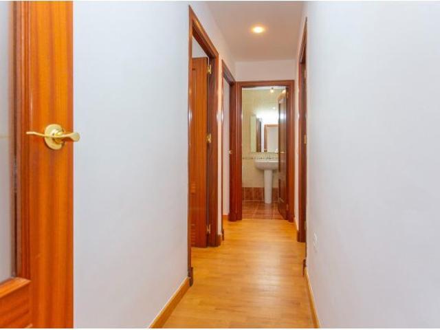Piso en planta baja VPO con patio privativo, garaje y trastero – Calle Armas de Santiago