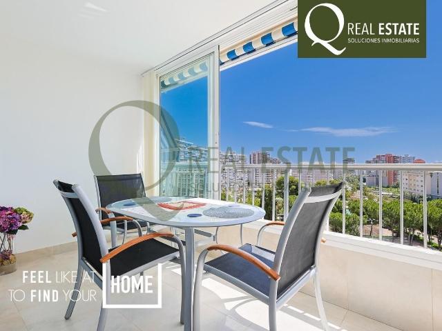 Piso en Playa de San Juan con gran terraza, parking, vistas despejadas y urbanización completa