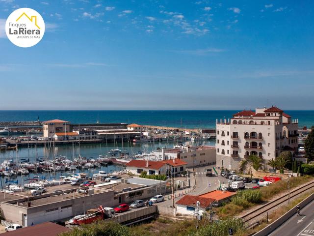 PISO EN PRIMERA LÍNEA DE MAR