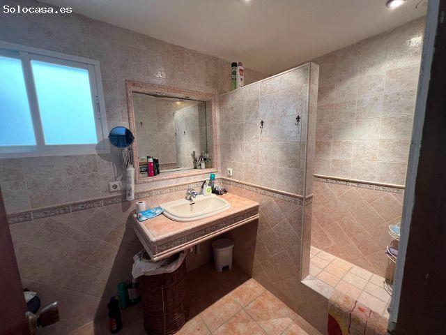 Piso en primera linea paseo marítimo | CABANILLAS REAL ESTATE