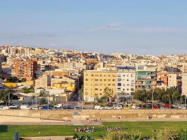 PISO EN SANTA COLOMA DE GRAMENET