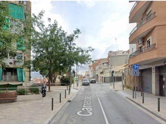 PISO EN SANTA COLOMA DE GRAMENET