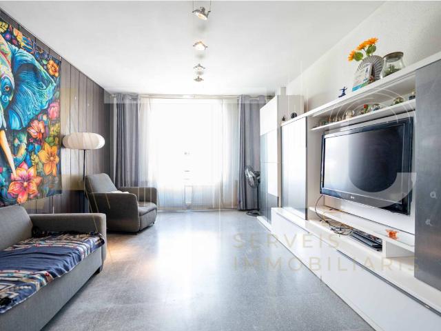 PISO EN TERRASSA LA MAURINA 3 HABITACIONES DOBLES, COMPLETAMENTE EXTERIOR Y PARKING