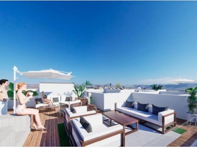 PISO EN TORREVIEJA CON PISCINA COMUNITARIA Y AMPLIAS TERRAZAS