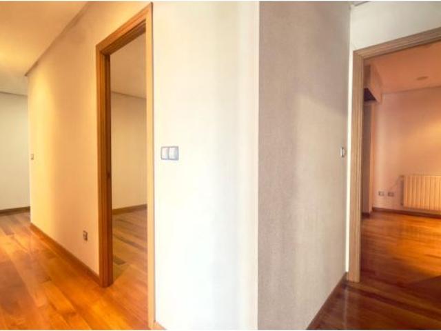 Piso en Venta Ourense cerca Centro 4hab. 2 baños garaje y bodega