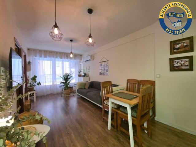 Piso en venta. Alicante