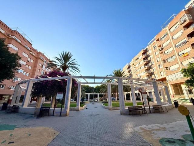 Piso en venta Almería
