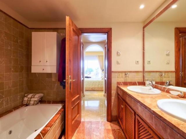 Piso en venta Benahavís