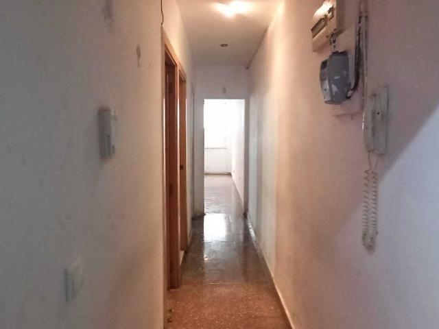 PISO EN VENTA – CALLE LA MINA 21 PLANTA BAJA
