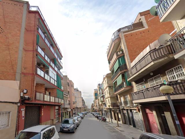 Piso en venta con 56 m2, 3 dormitorios en Llefià Badalona